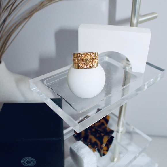 VERSACE Gold Western Barocco Signet Ring - Picture 2 of 9